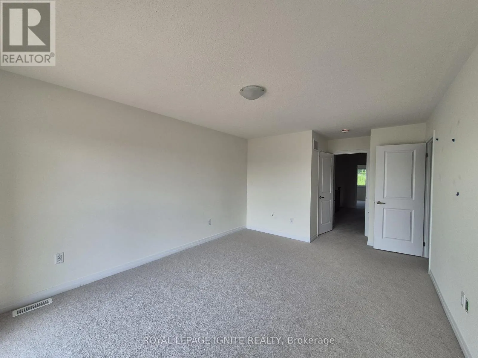 526 HUDSON CRESCENT