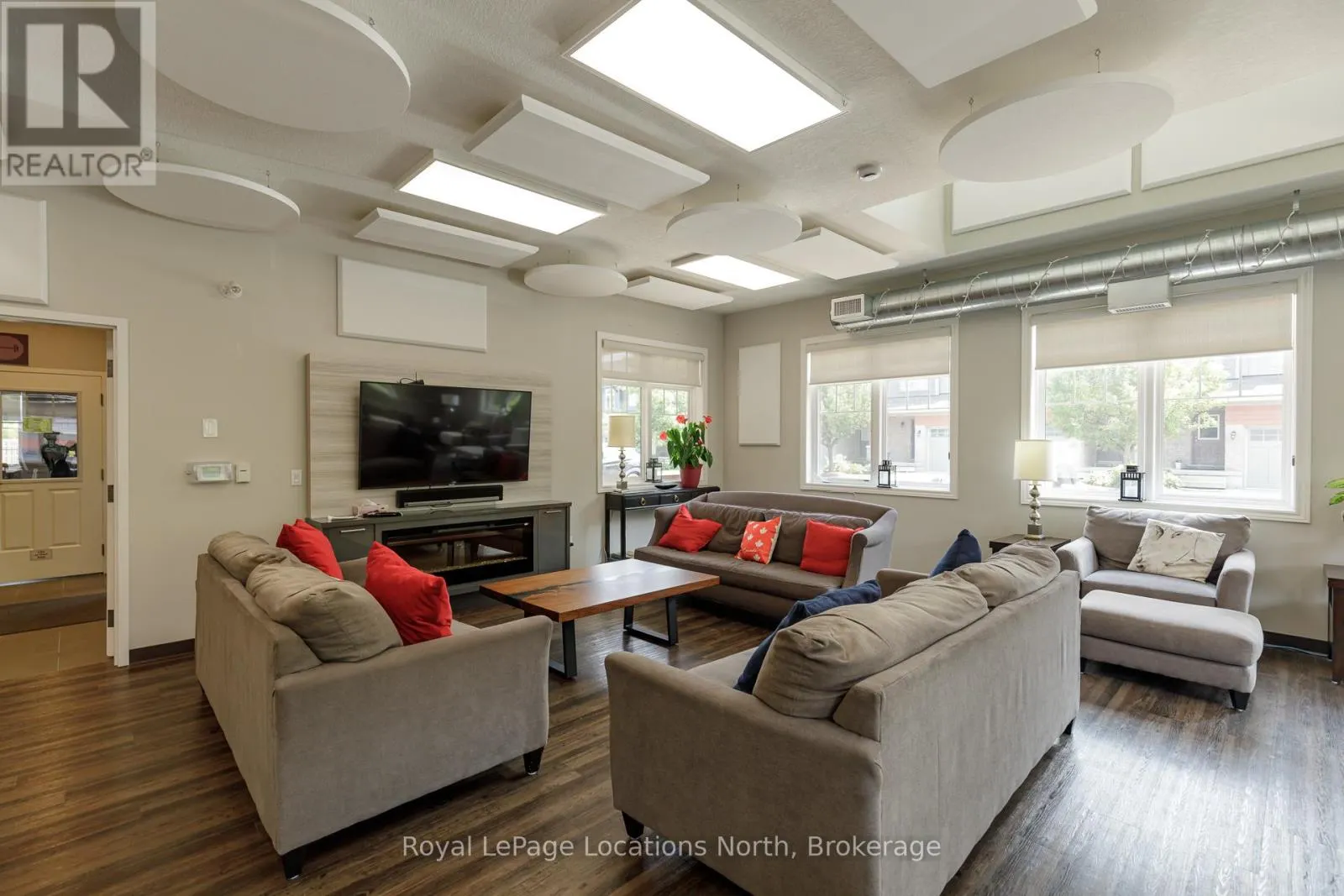 35 SILVER GLEN BOULEVARD