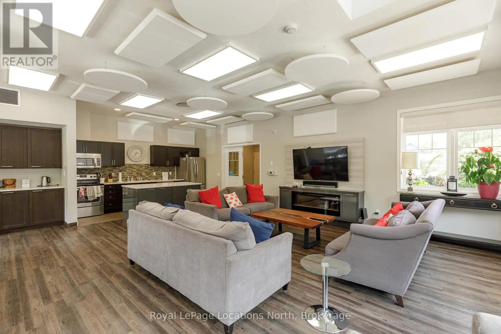 35 SILVER GLEN BOULEVARD