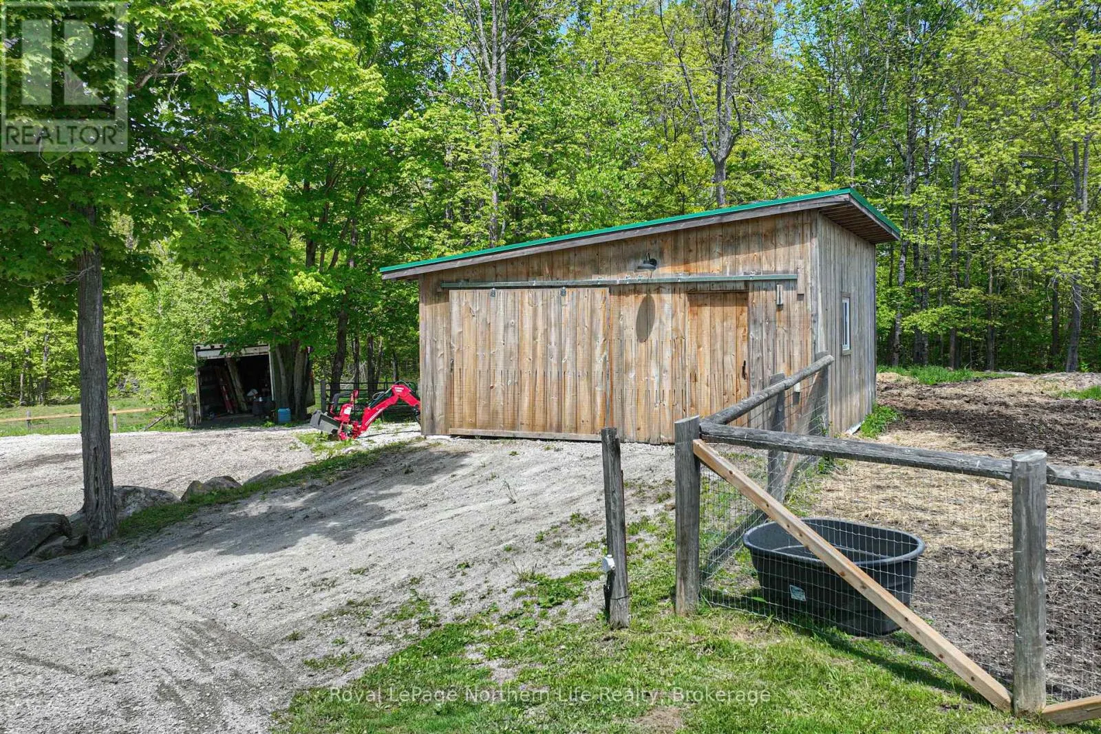 1028 CARLYON LINE