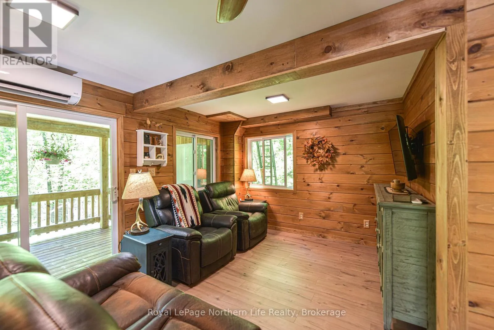 1028 CARLYON LINE