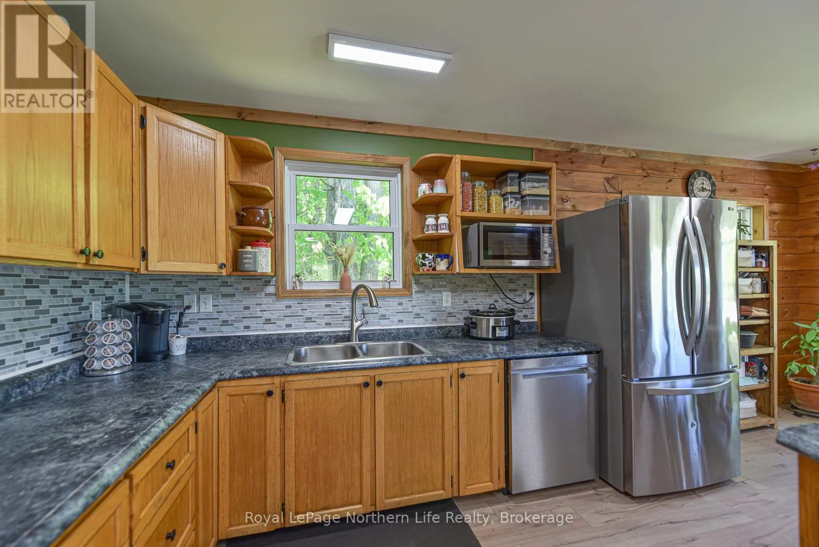 1028 CARLYON LINE