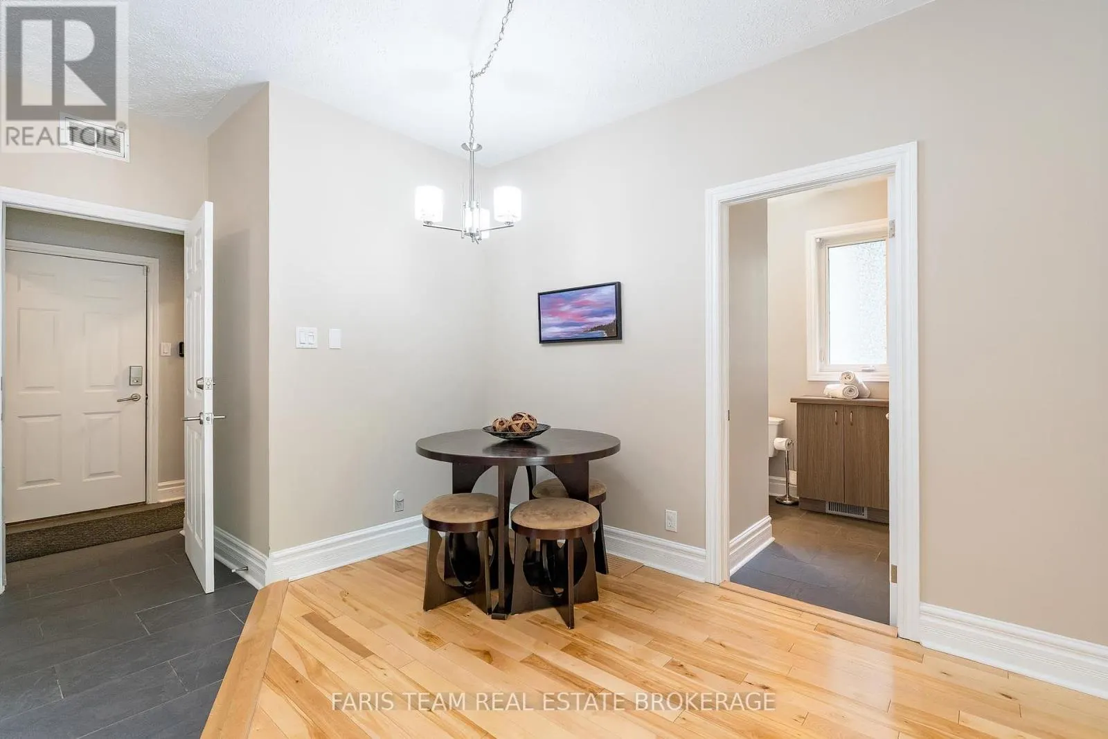 33 KINGFISHER CRESCENT