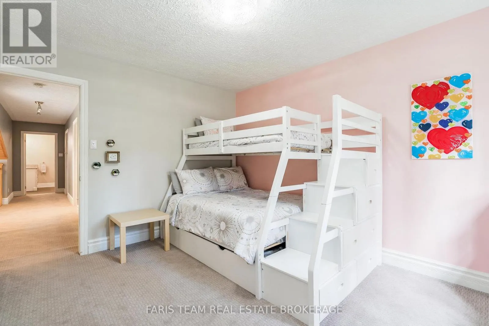 33 KINGFISHER CRESCENT