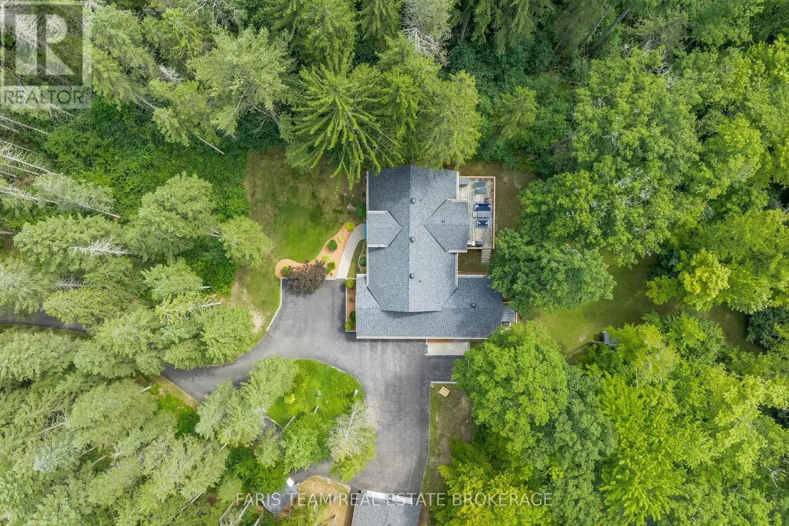 33 KINGFISHER CRESCENT