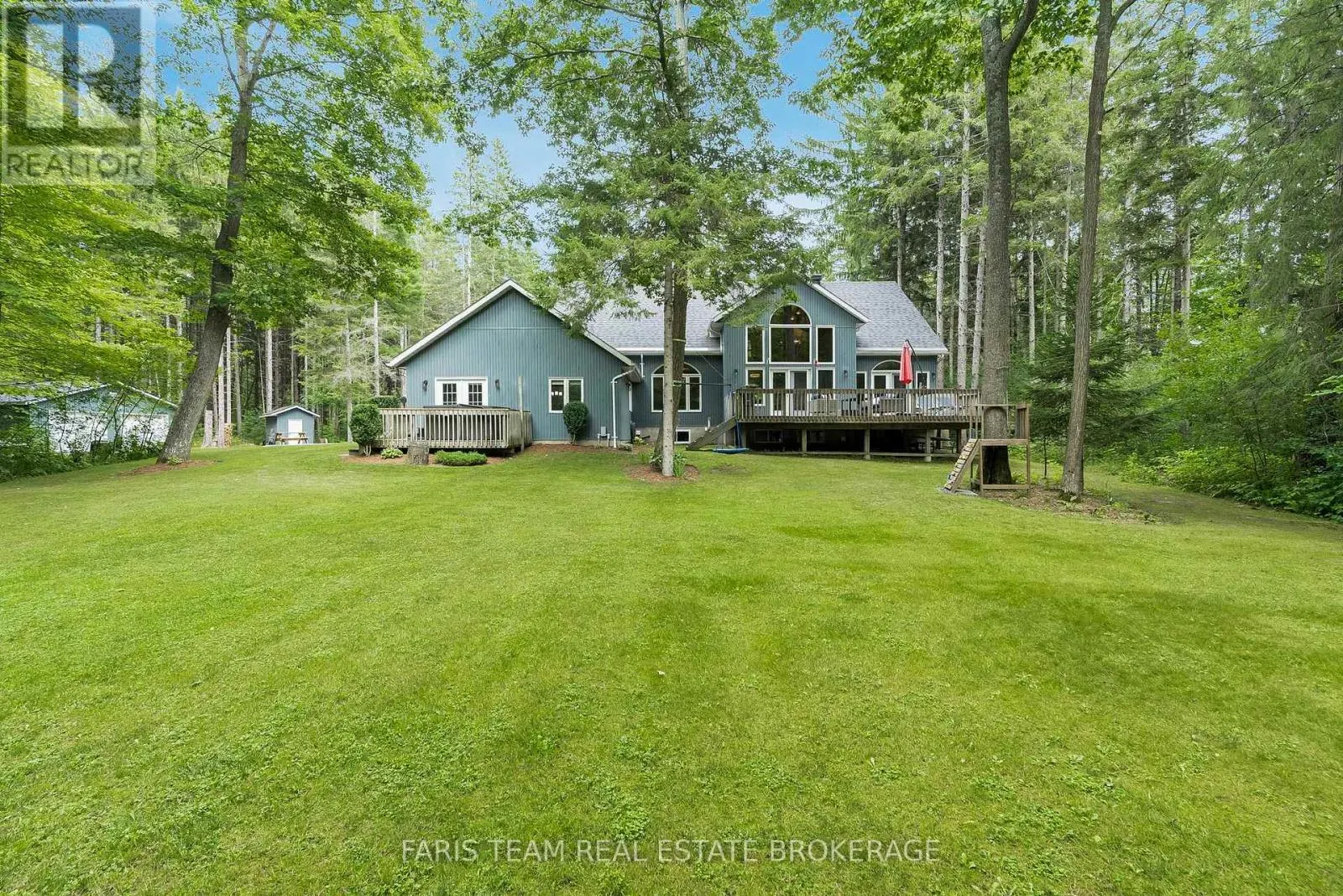 33 KINGFISHER CRESCENT