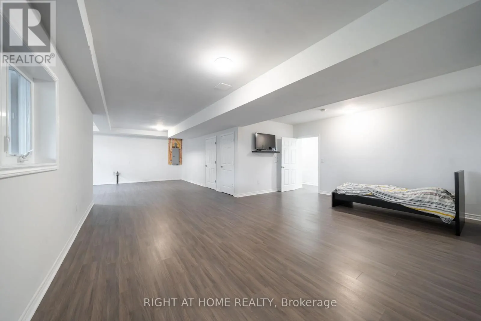 50 BREITHAUPT CRESCENT