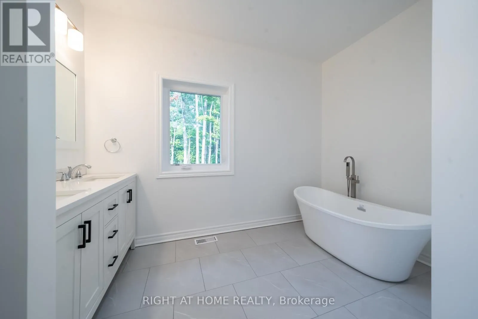 50 BREITHAUPT CRESCENT