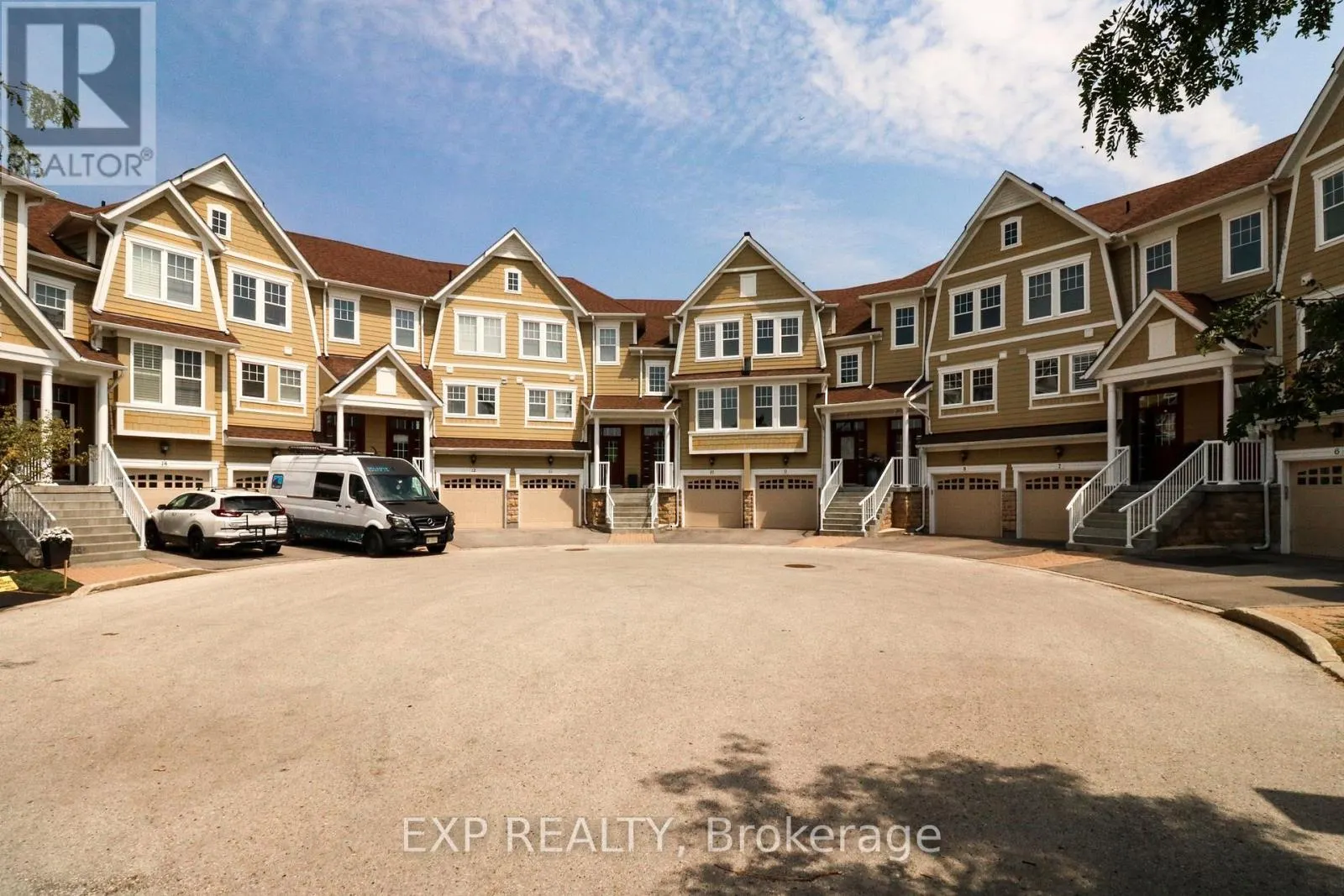 10 BOARDWALK AVENUE