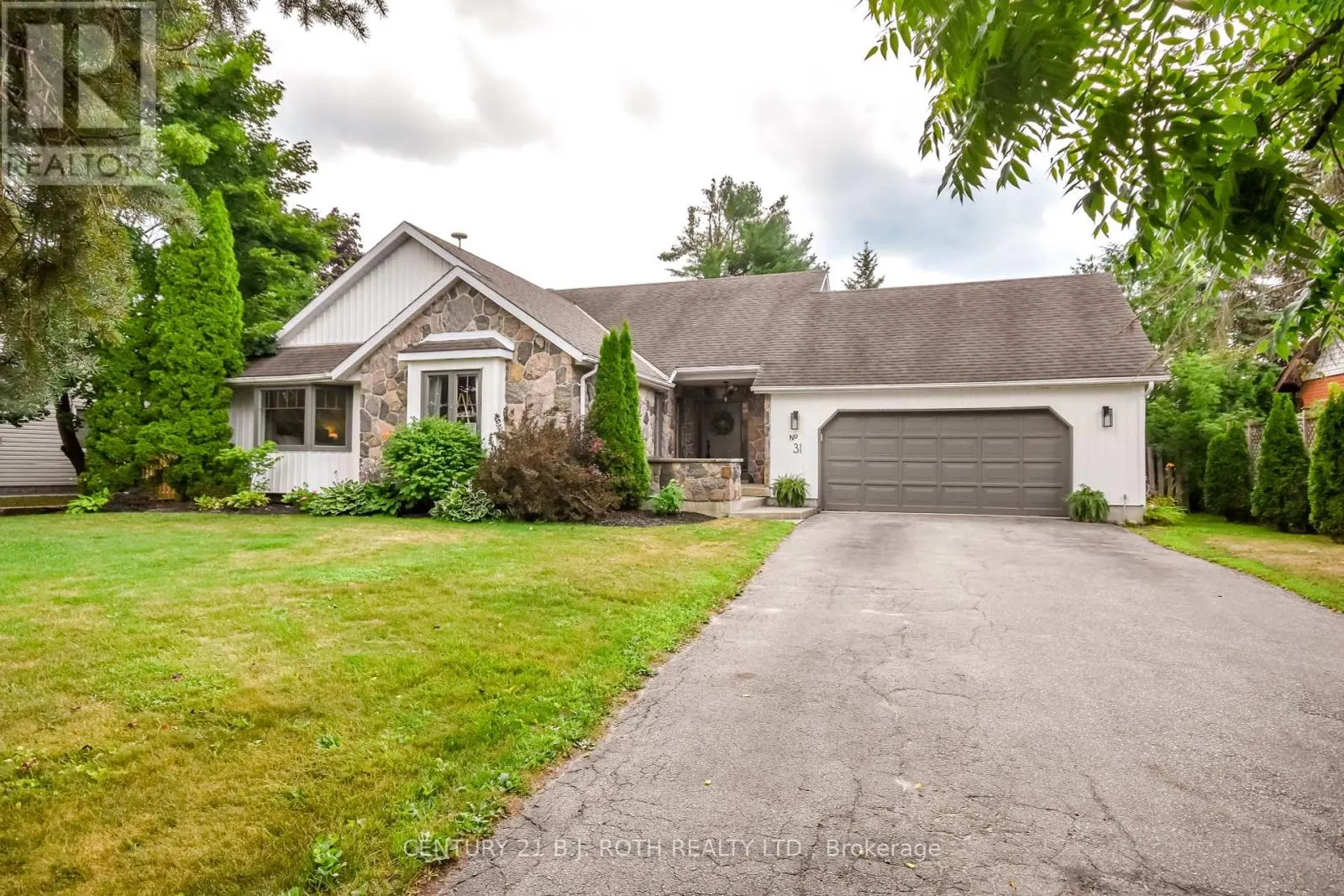 31 HOWARD DRIVE