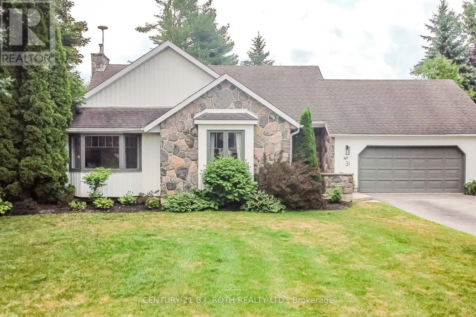 31 HOWARD DRIVE