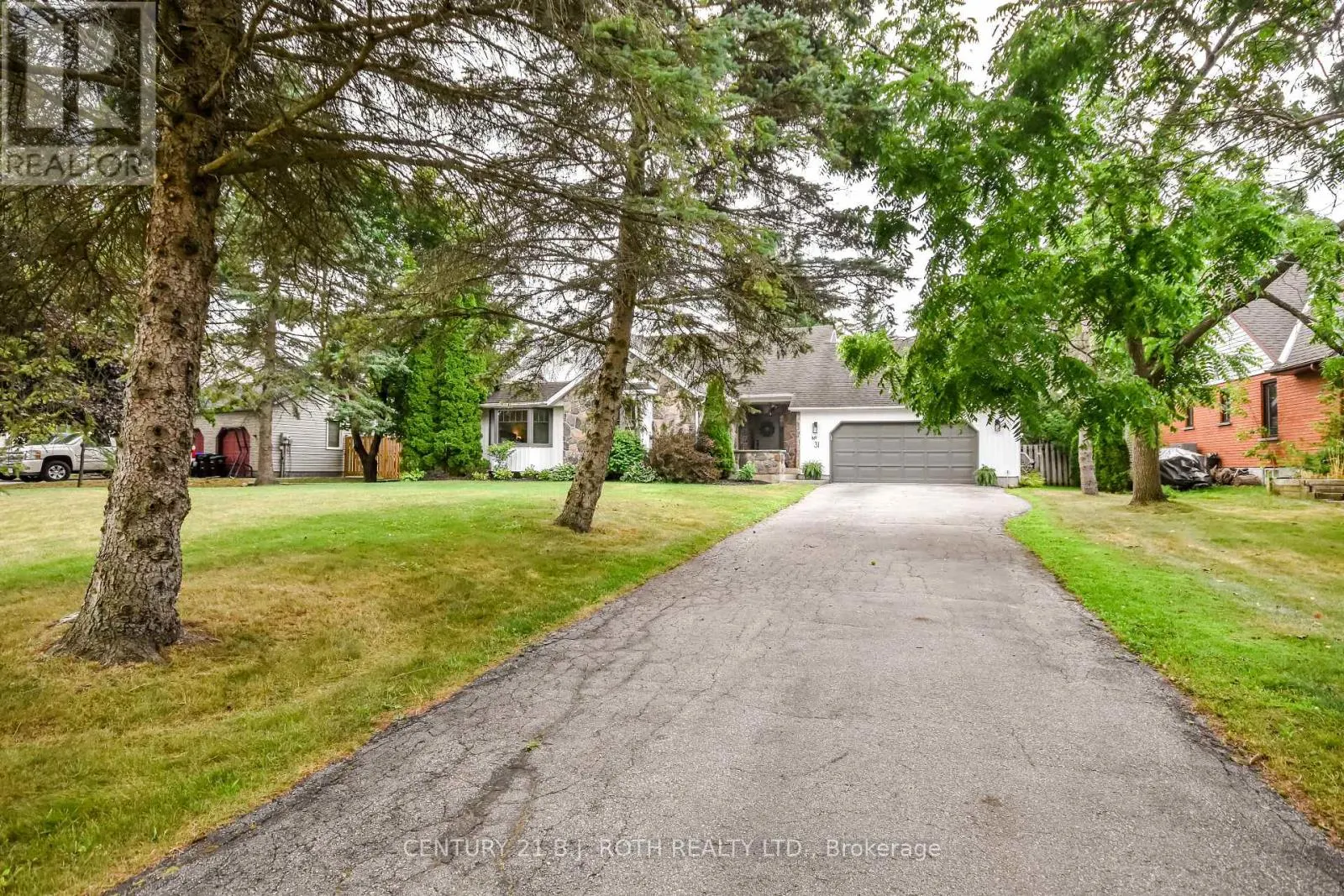31 HOWARD DRIVE