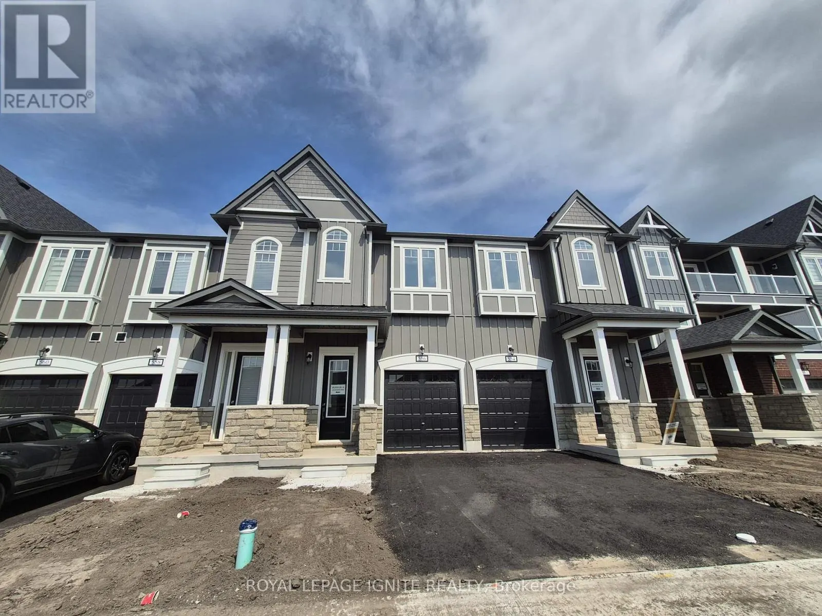556 HUDSON CRESCENT