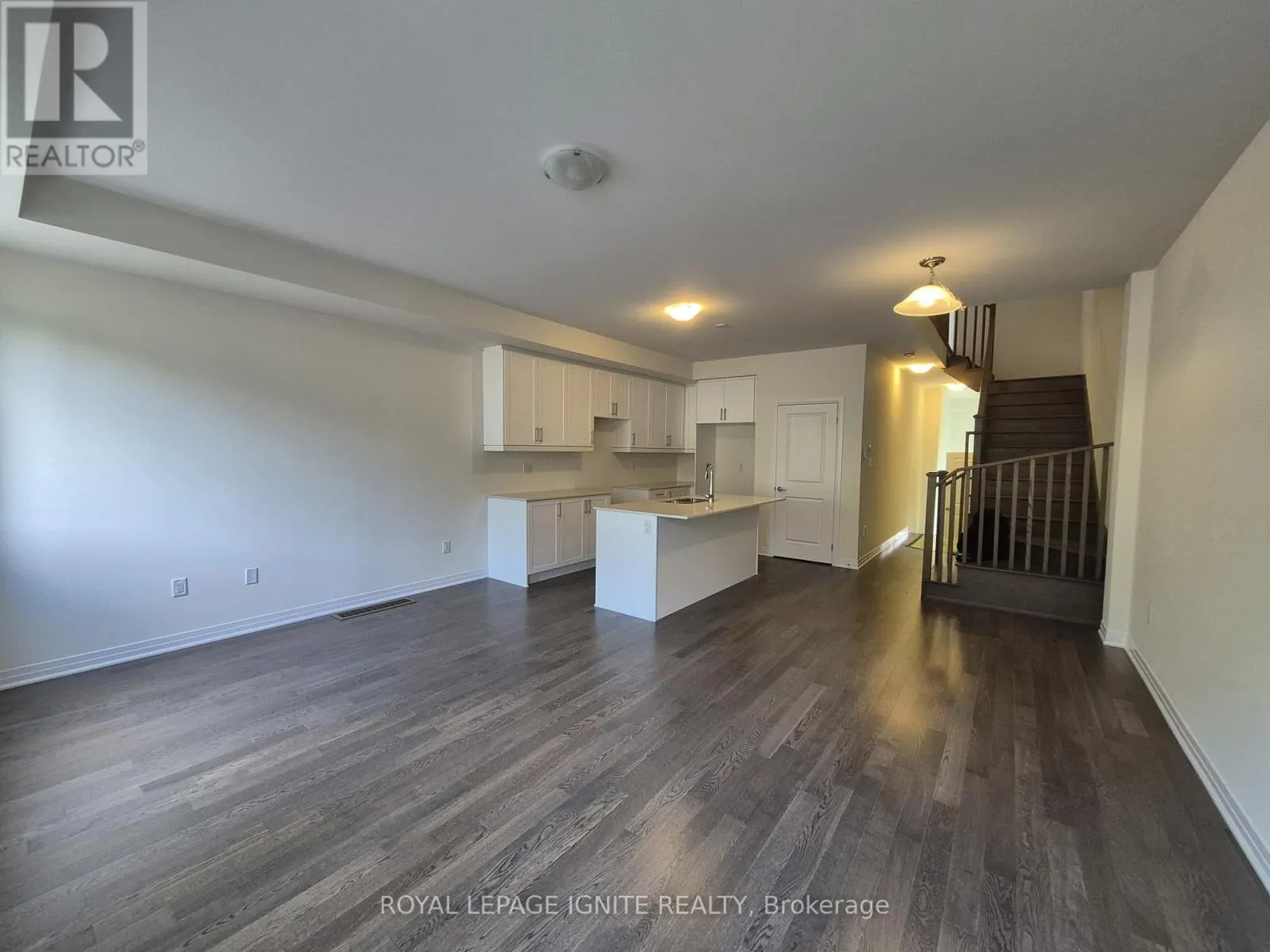 556 HUDSON CRESCENT