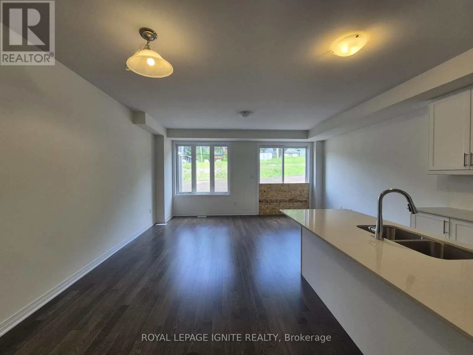 556 HUDSON CRESCENT