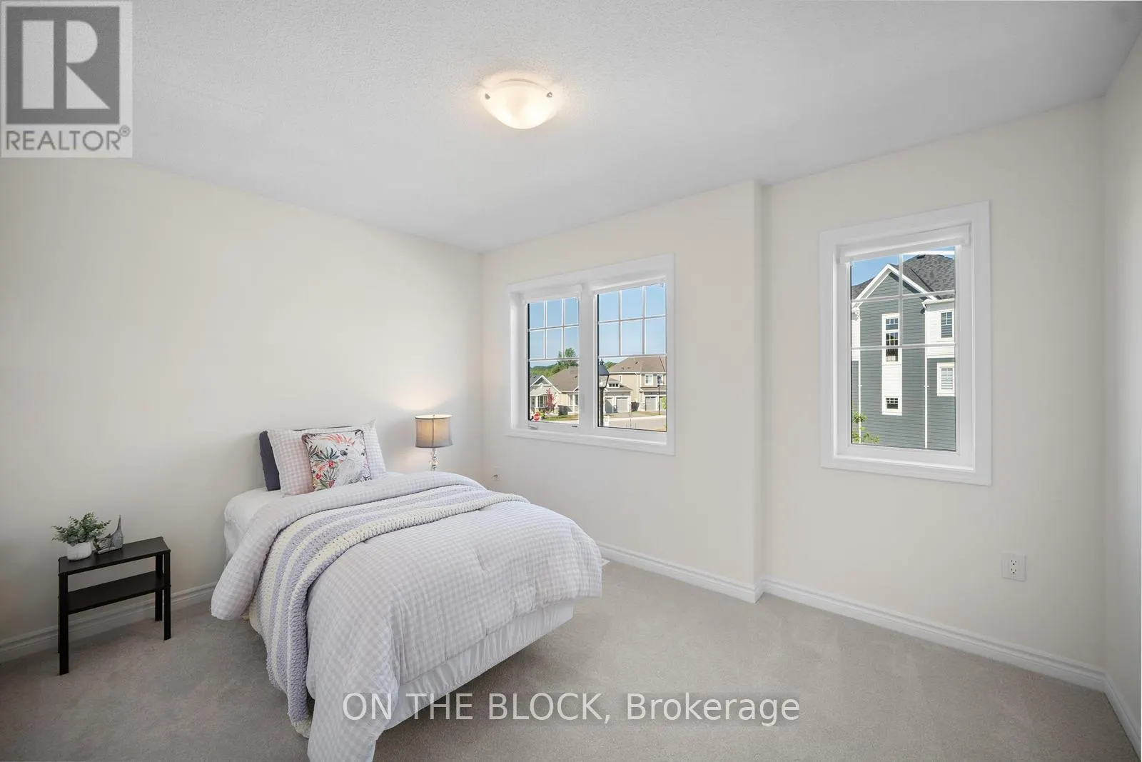 6 COURTLAND WAY