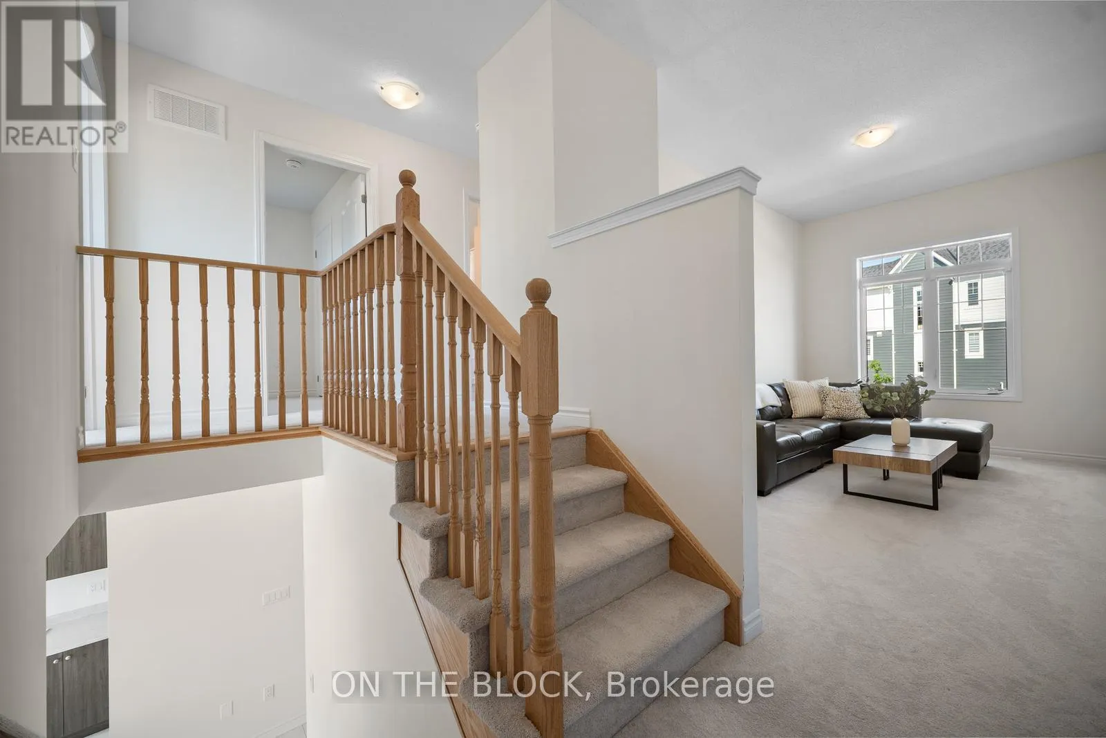 6 COURTLAND WAY