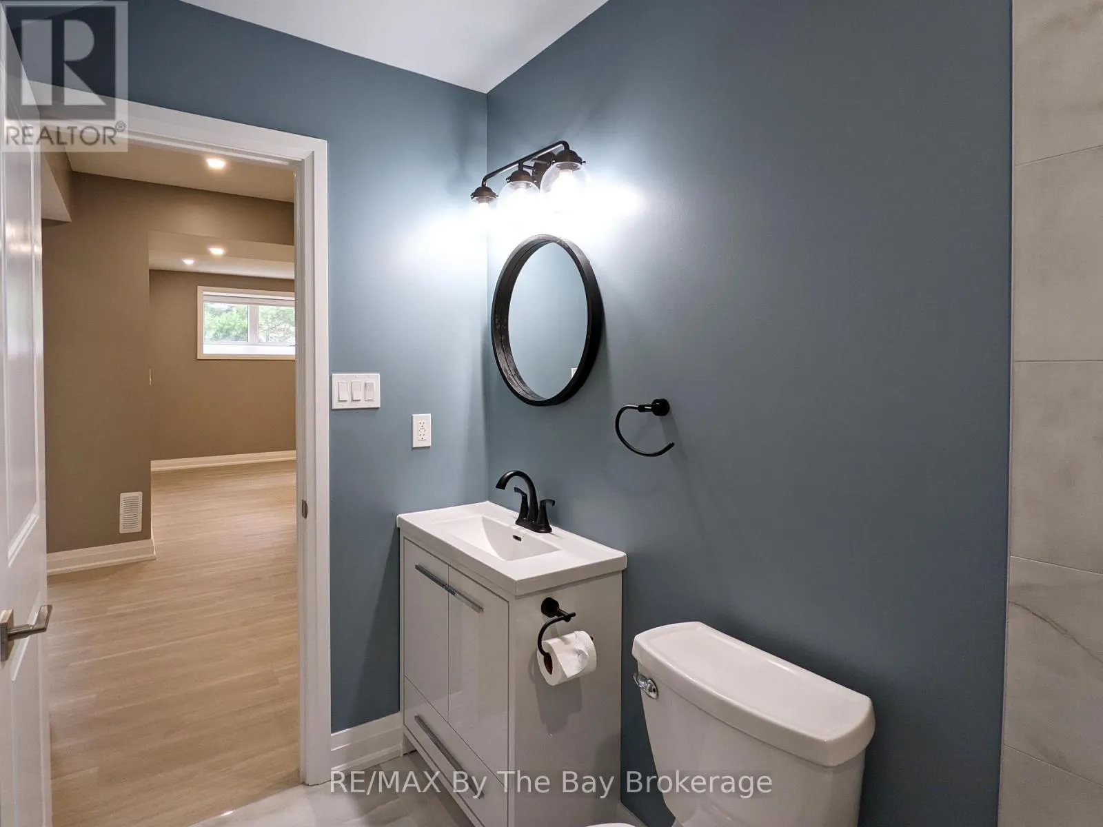 LOWER LEVEL - 66 REGINA BOULEVARD