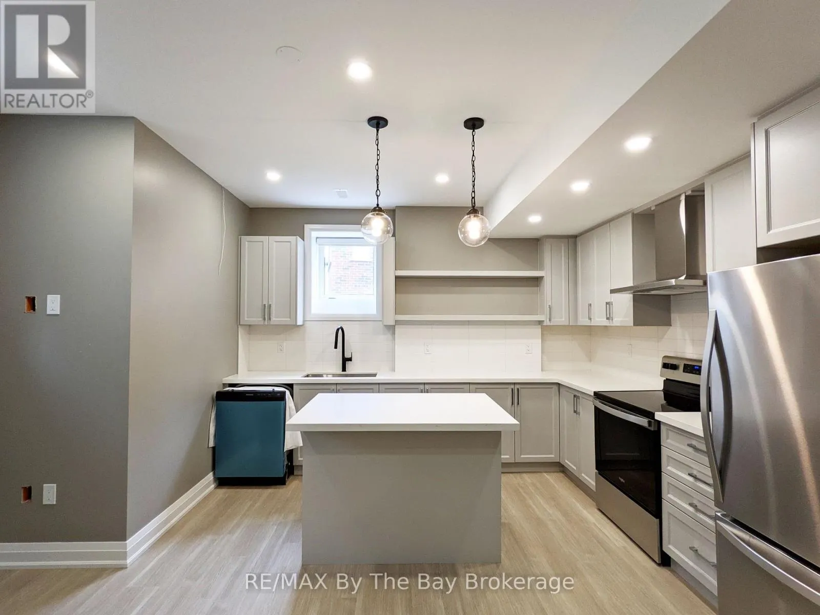 LOWER LEVEL - 66 REGINA BOULEVARD