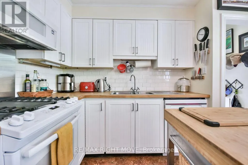 129 NORTH STREET W