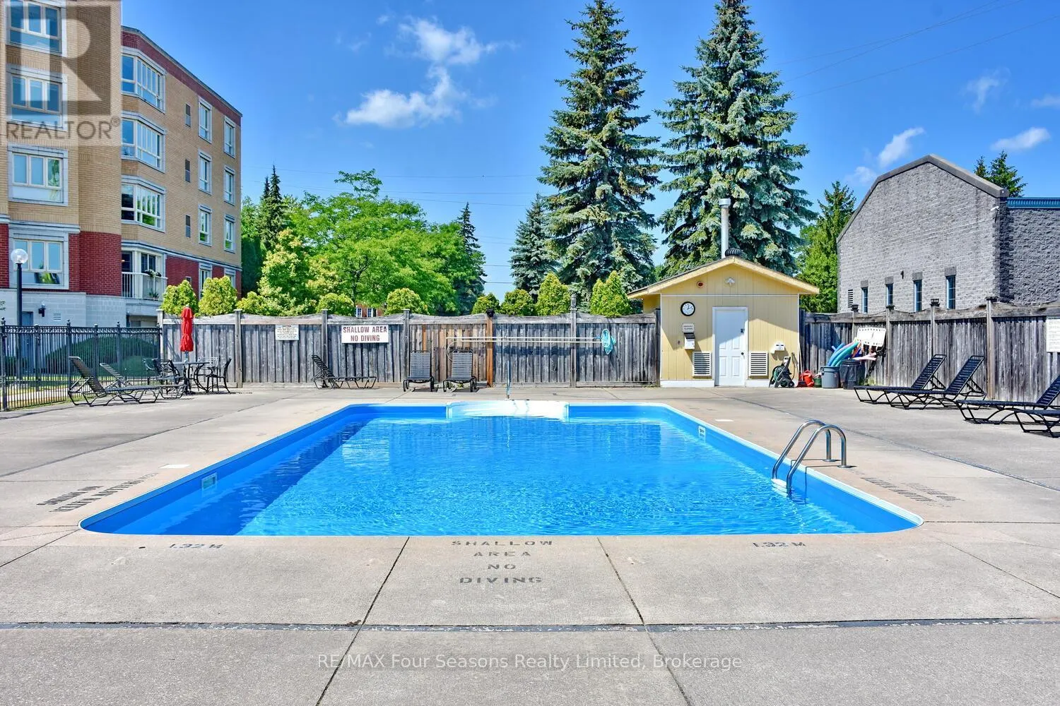 210 - 16 RAGLAN STREET, #210