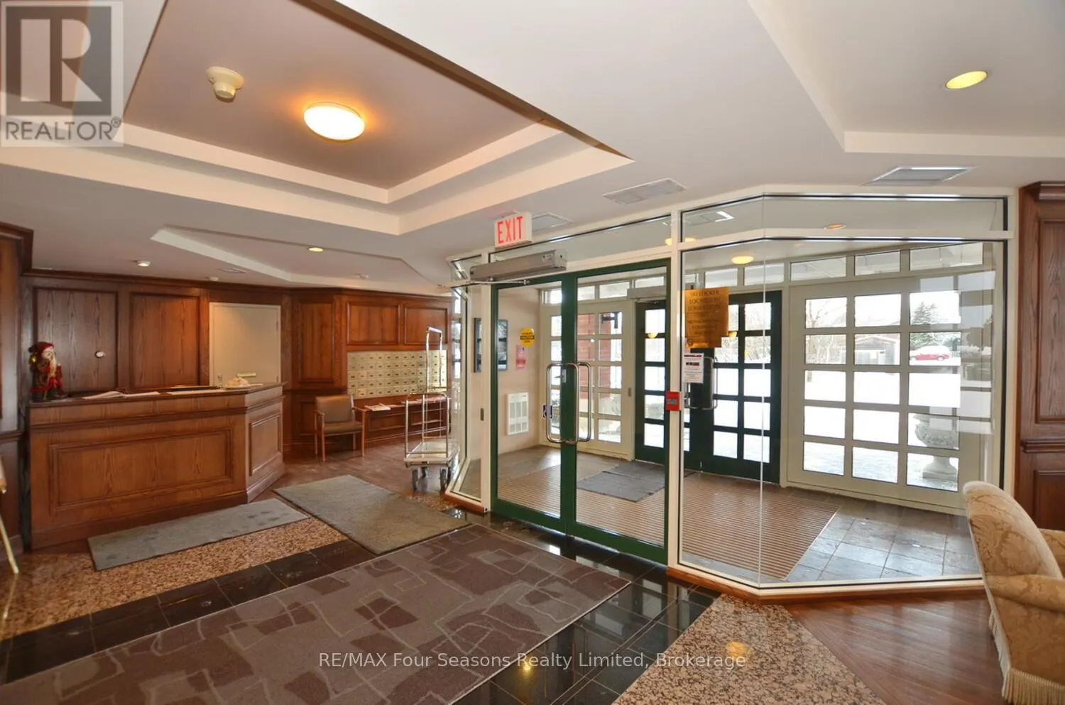 210 - 16 RAGLAN STREET, #210