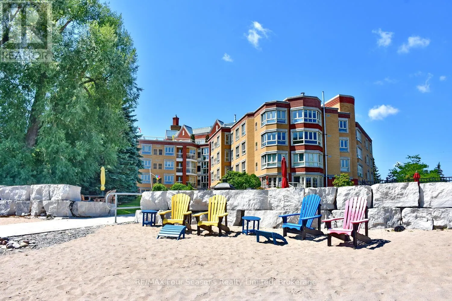 210 - 16 RAGLAN STREET, #210