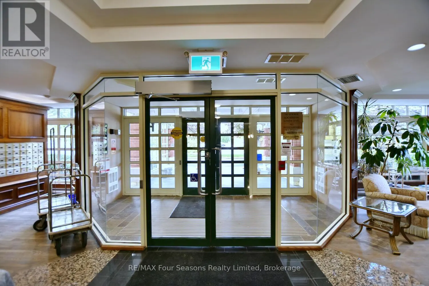 210 - 16 RAGLAN STREET, #210