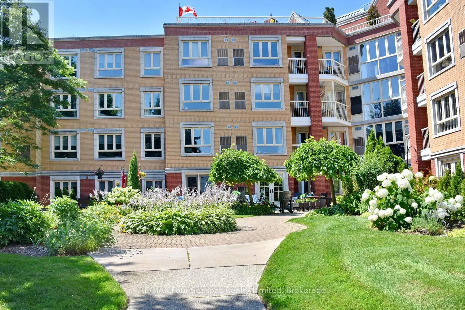 210 - 16 RAGLAN STREET, #210