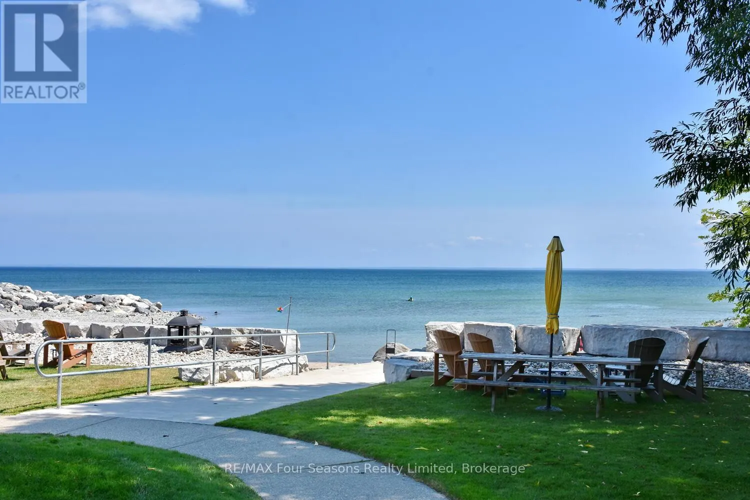 210 - 16 RAGLAN STREET, #210