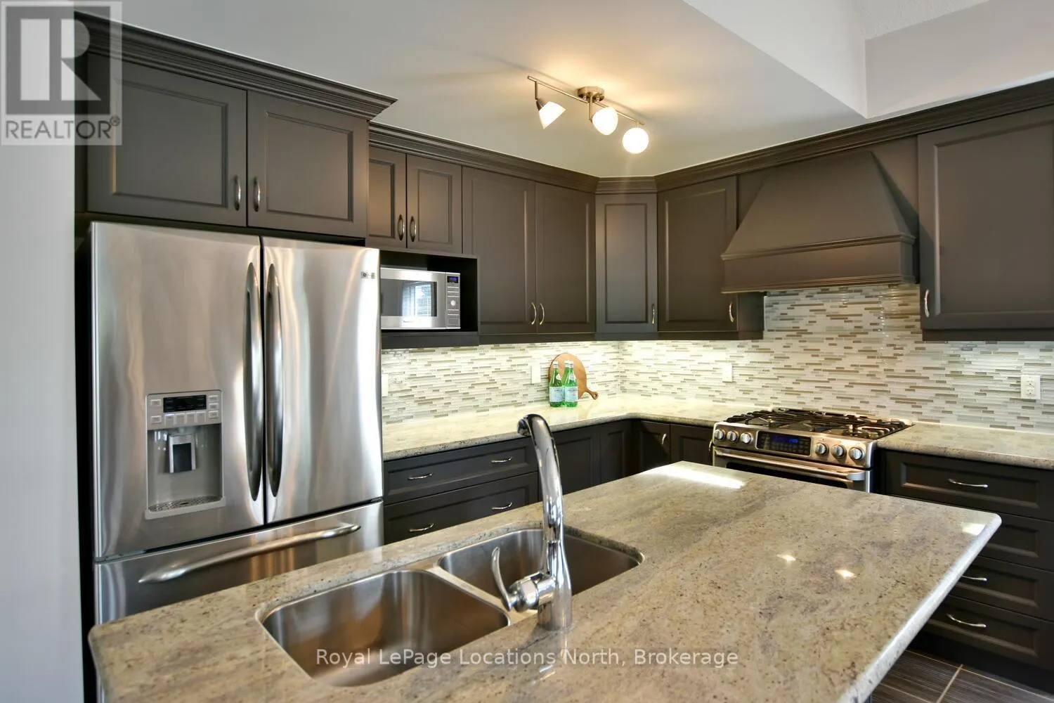20 LEEWARD CIRCLE