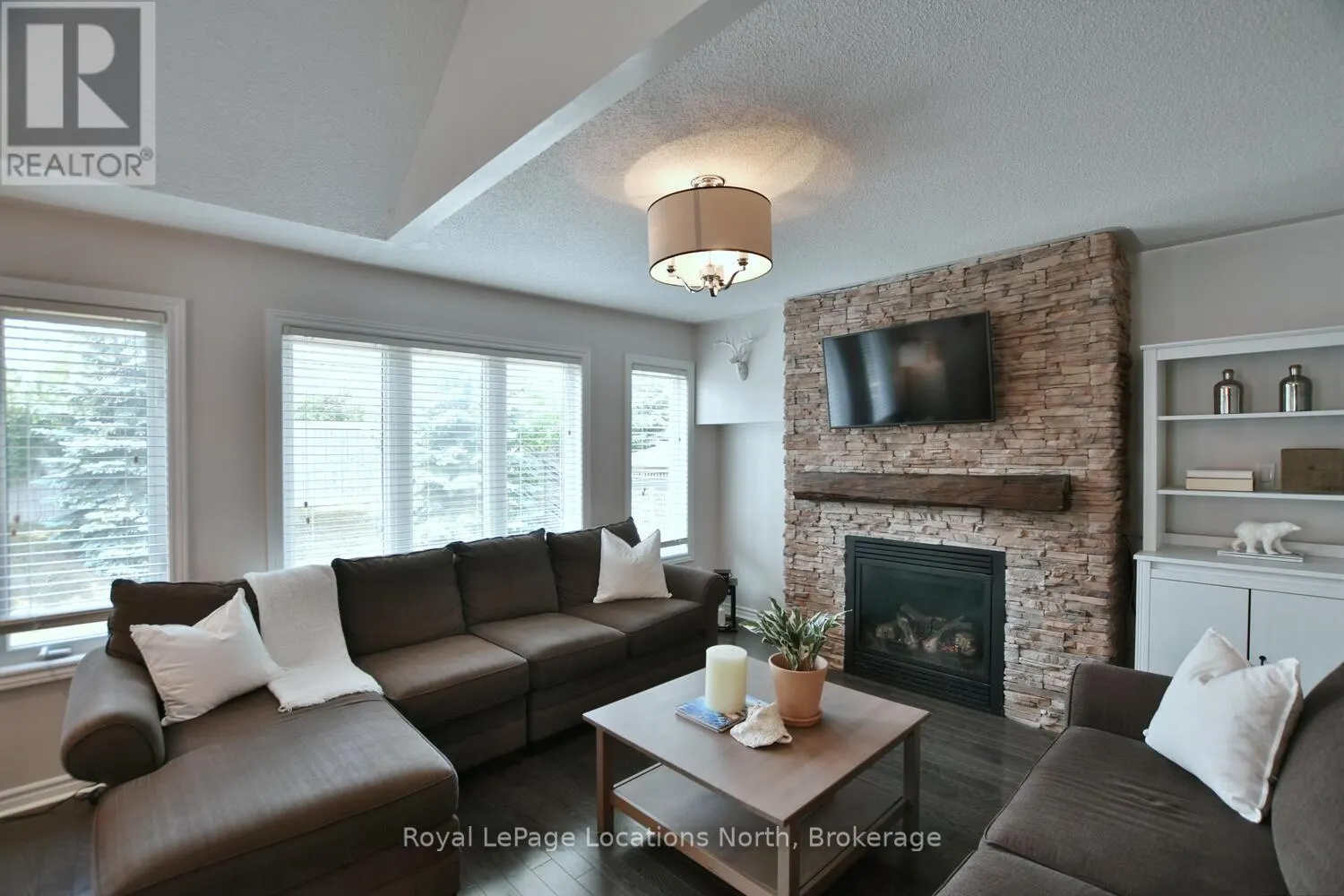 20 LEEWARD CIRCLE