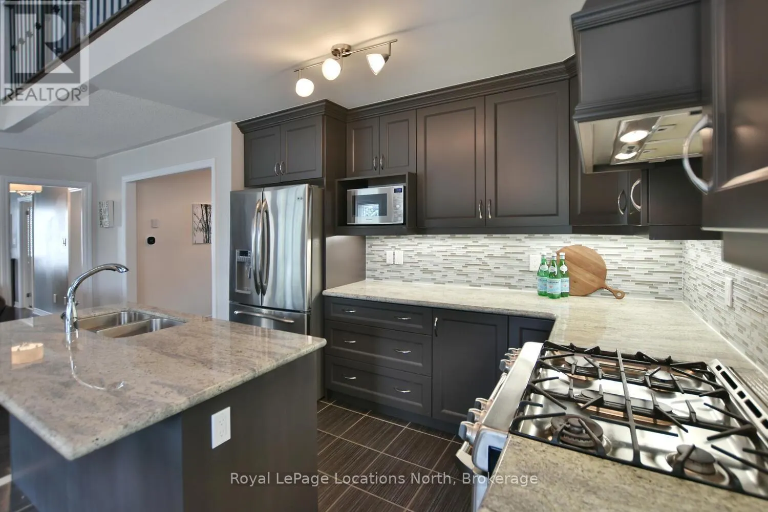 20 LEEWARD CIRCLE