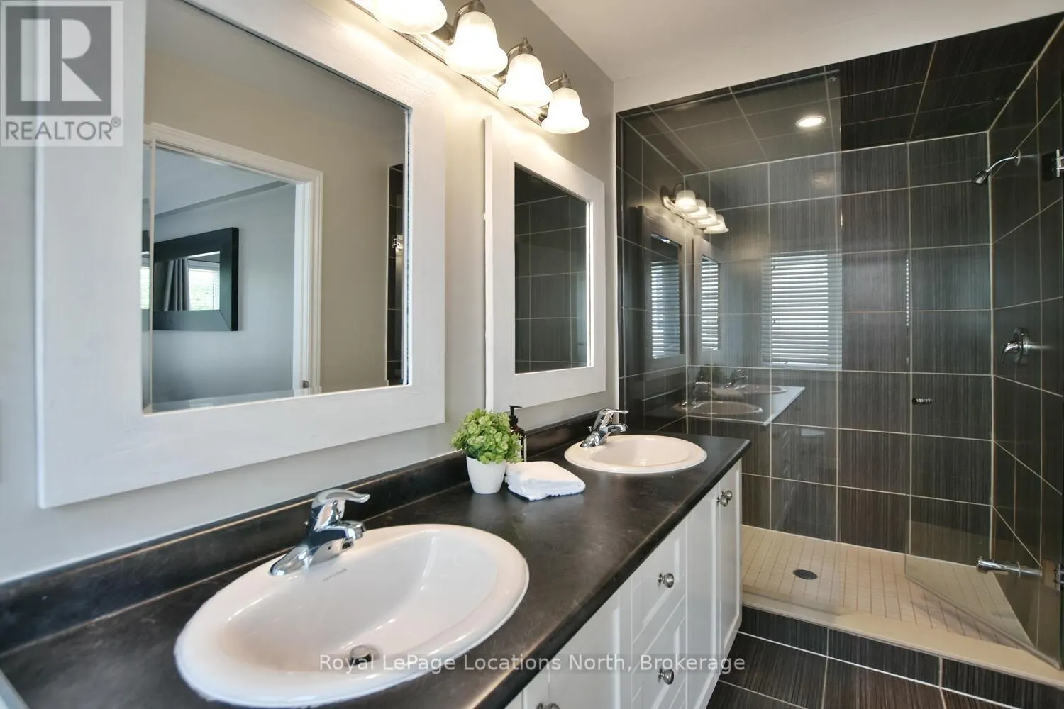 20 LEEWARD CIRCLE