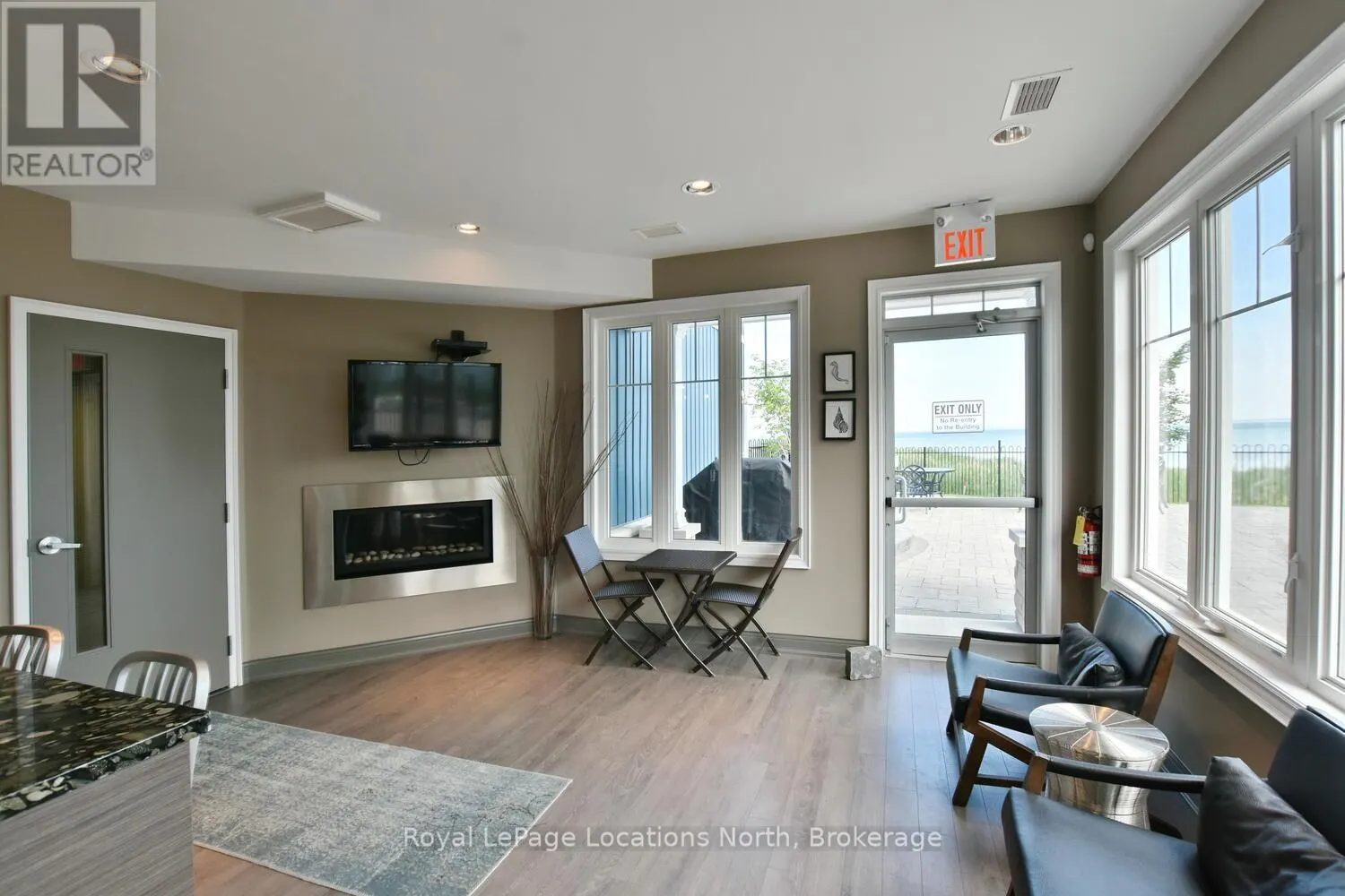 20 LEEWARD CIRCLE