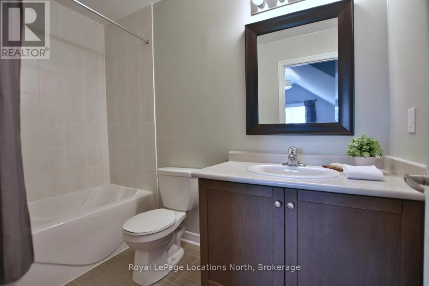 20 LEEWARD CIRCLE