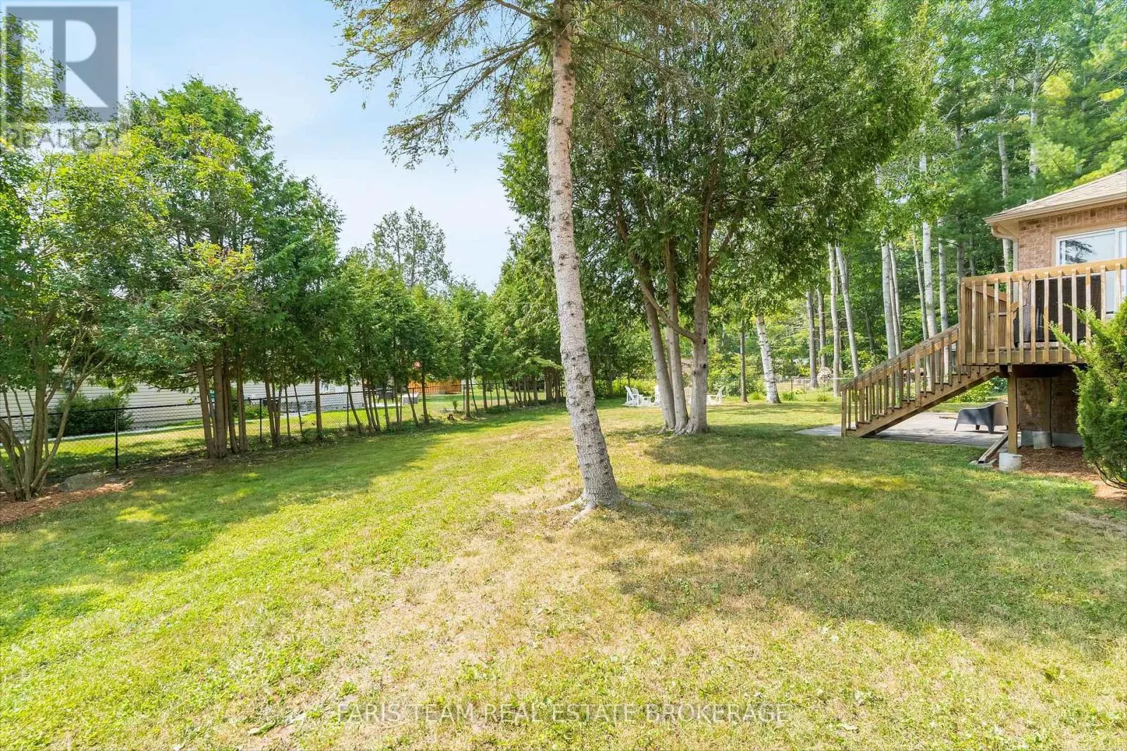 9 FAIRWAY CRESCENT