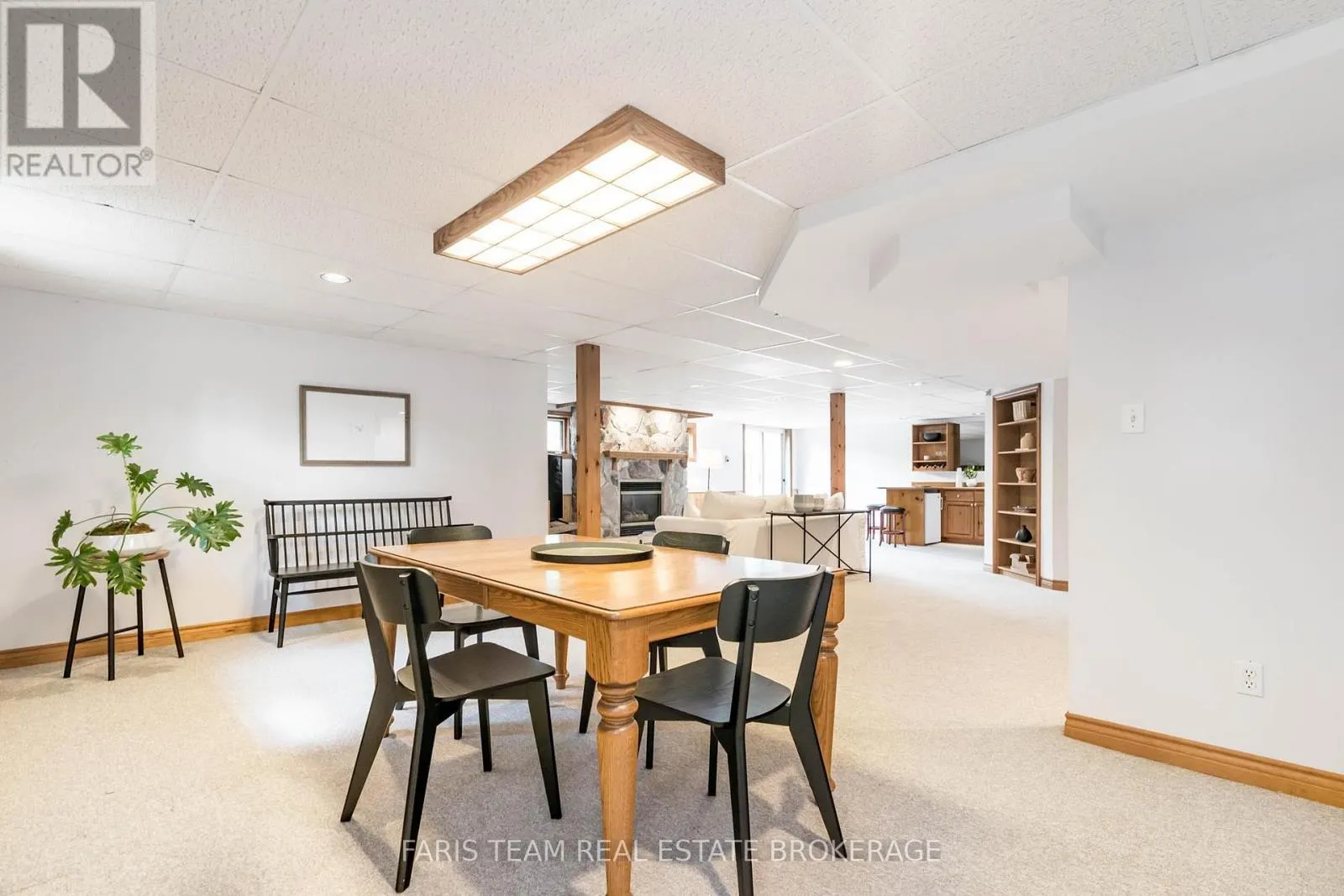 9 FAIRWAY CRESCENT