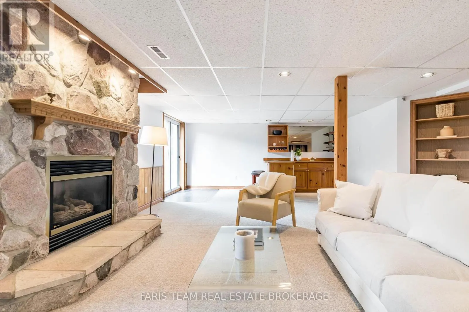 9 FAIRWAY CRESCENT