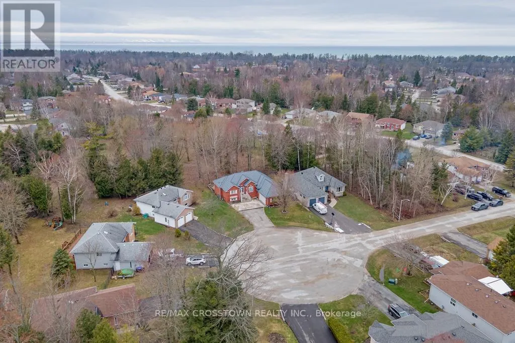 10 BIRCHMOUNT CIRCLE