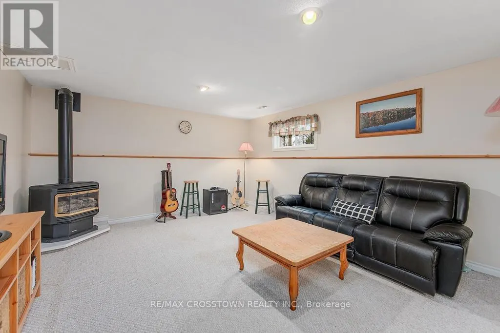 10 BIRCHMOUNT CIRCLE