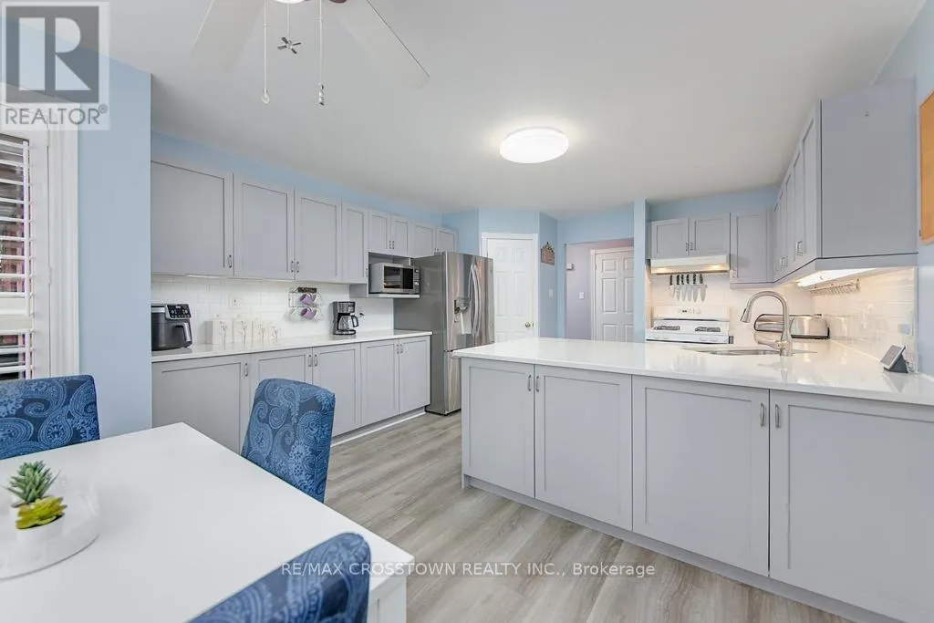 10 BIRCHMOUNT CIRCLE