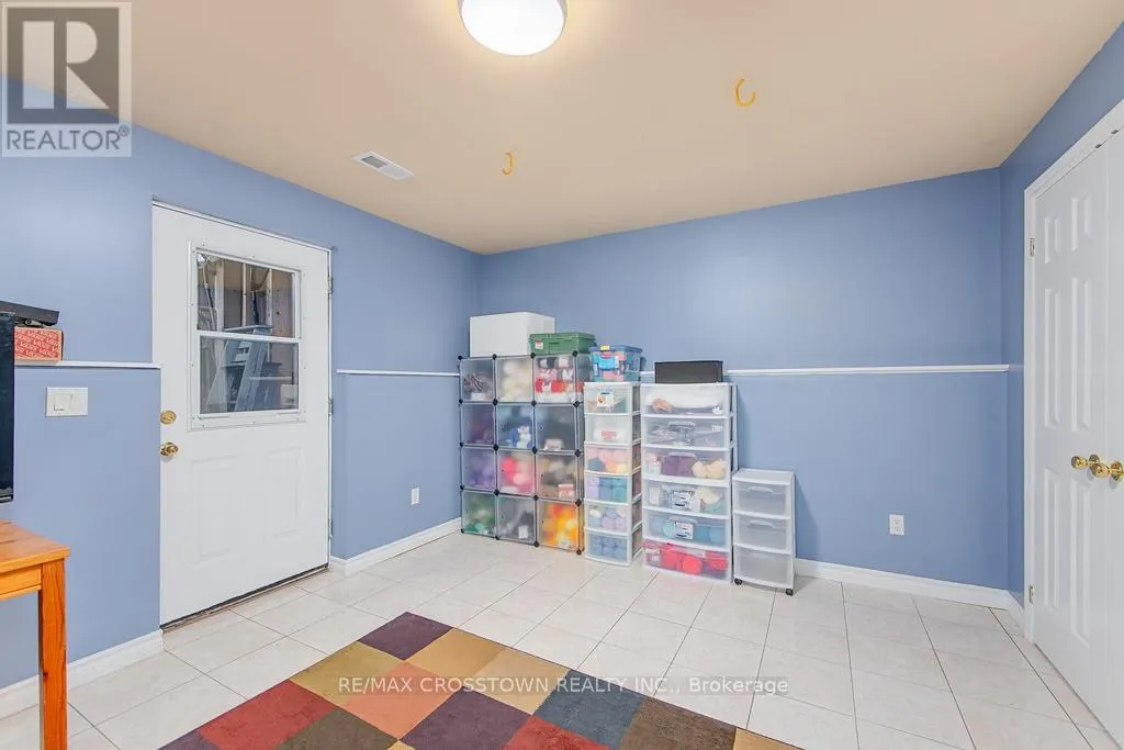 10 BIRCHMOUNT CIRCLE