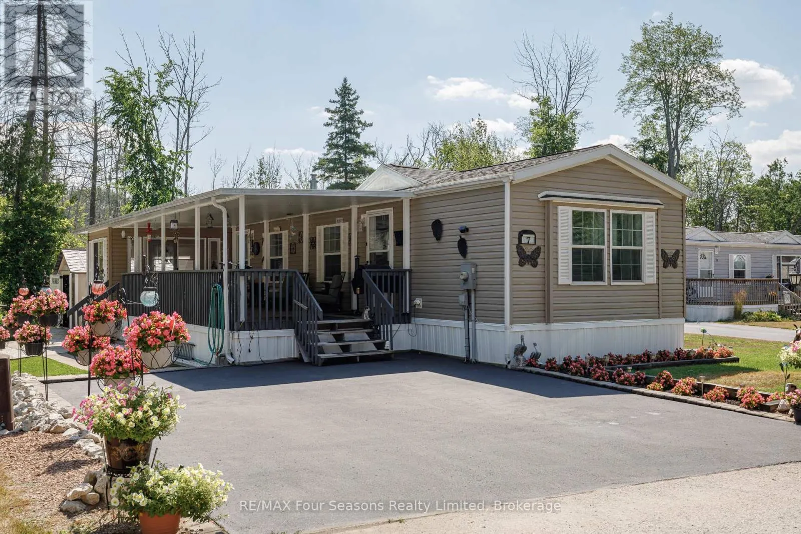 7 ALLEN DRIVE S