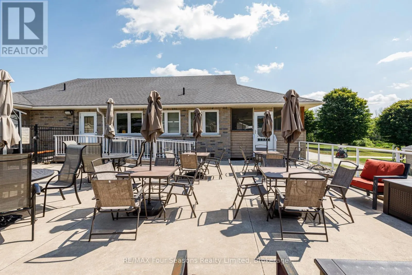 7 ALLEN DRIVE S
