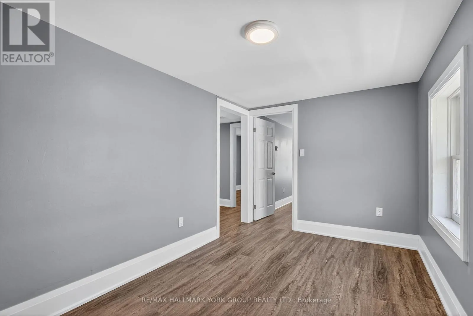 UPPER - 16 ALBERT STREET N