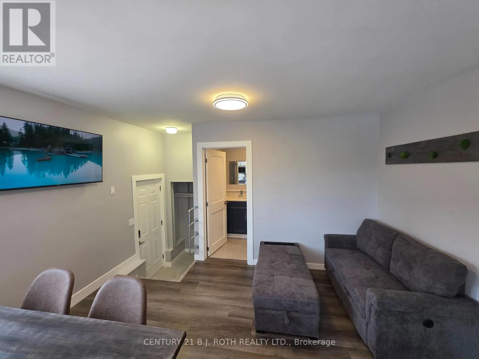 5 - 82 ALBERT STREET N