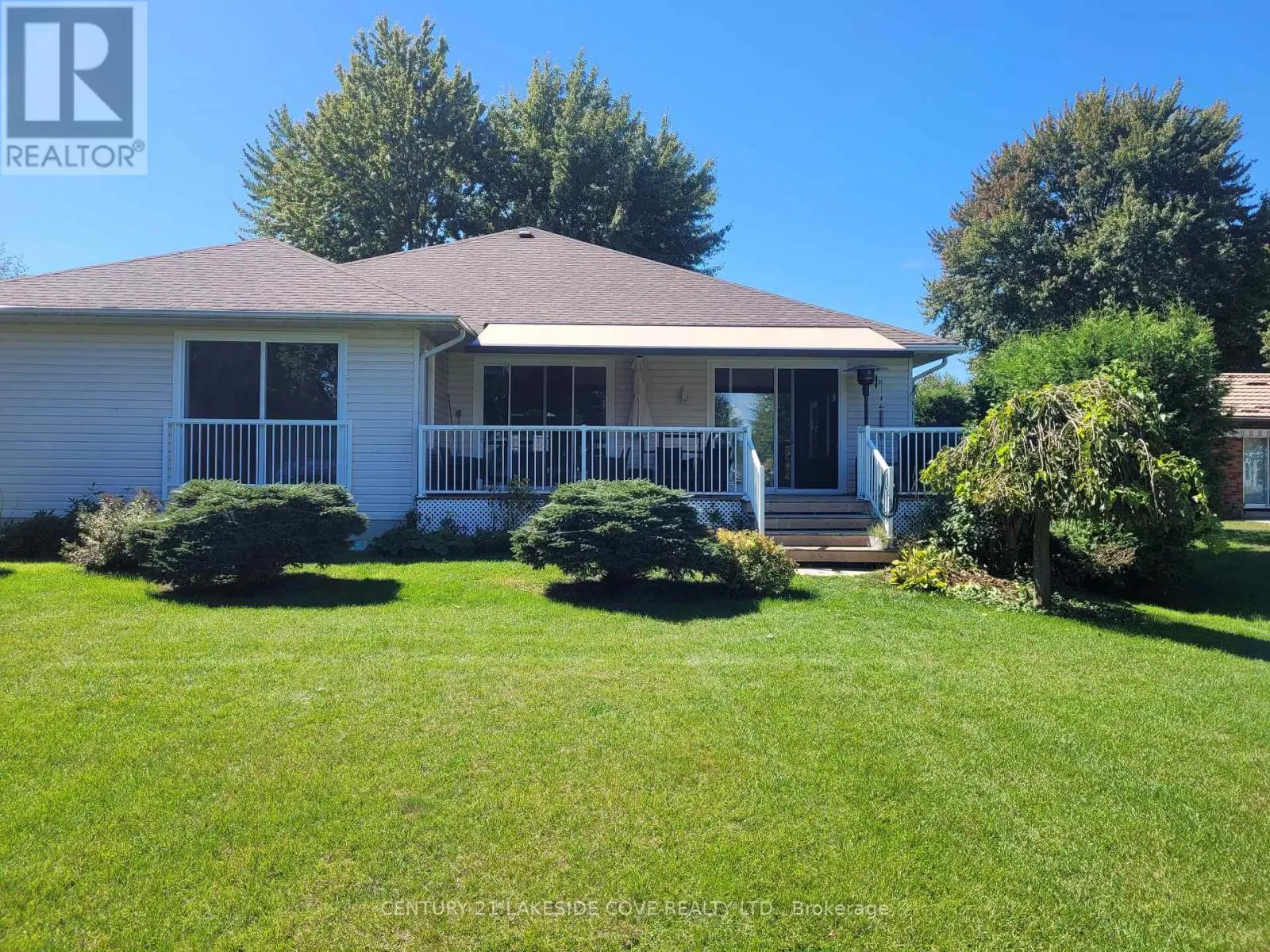 17 WILLOW CRESCENT