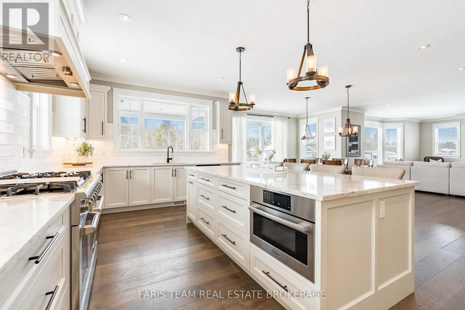 2448 STOCKDALE ROAD