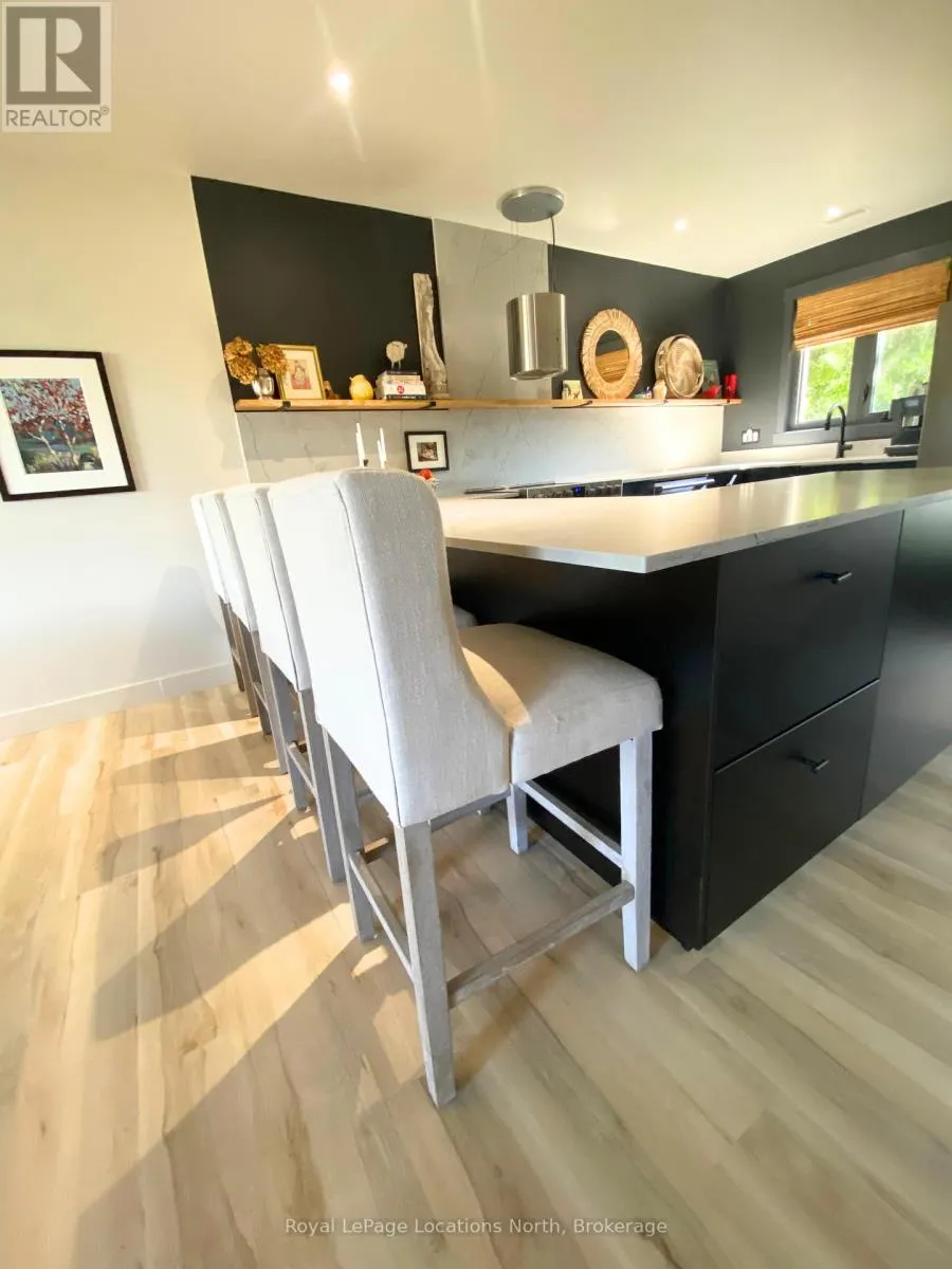 12 - 152 ESCARPMENT CRESCENT, #12